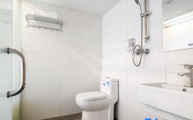 Yimi Hotel (Guangzhou Dongping Subway Station)