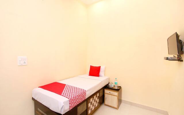 OYO 37809 Hotel Royal Lifestyle