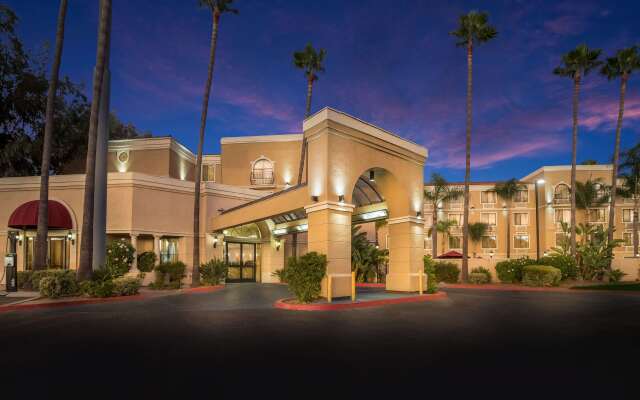 Best Western Escondido Hotel