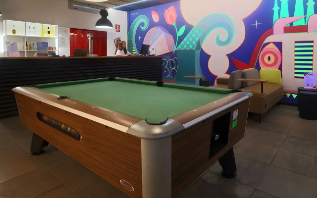 Ideal Youth Hostel
