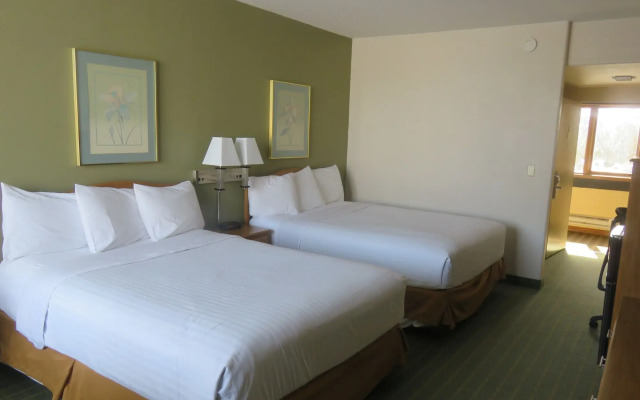 Baymont by Wyndham Fargo