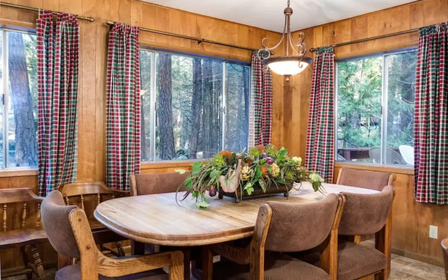 Pine Creek Cabin