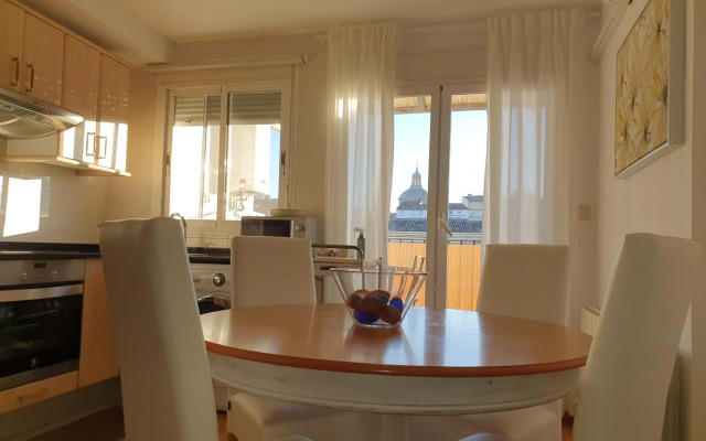 Ático muy luminoso con Parking, incluido