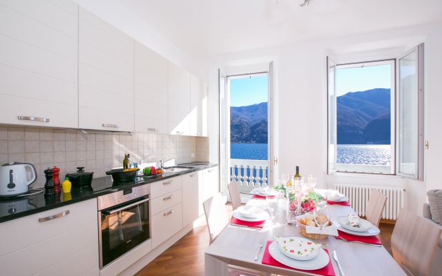 Villa Larius Balcone