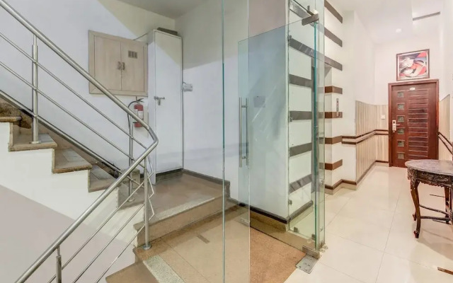 OYO 27999 Hotel Deep