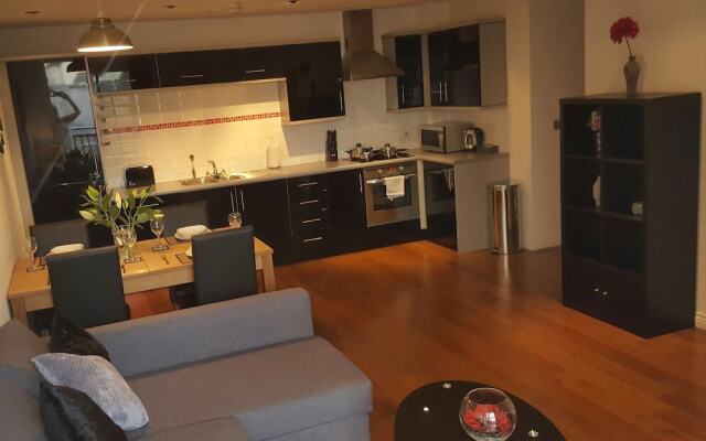 2-bedroom Apartment Riverside Wharf