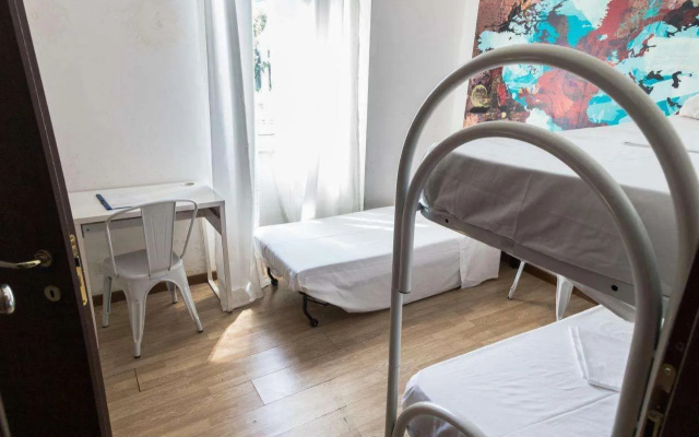 Backpackers Piramide - Hostel