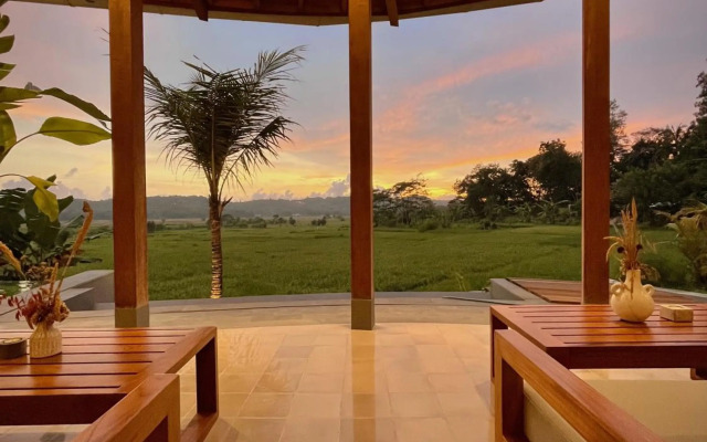 Boutique Villa Jogja Senang