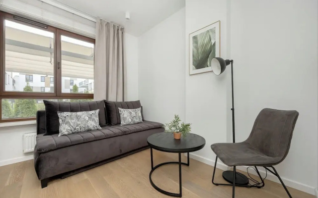 Family 3-bedroom Apartment by Renters