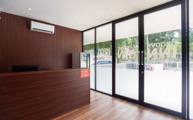 Urbanview Hotel Groovy Inn Tangerang