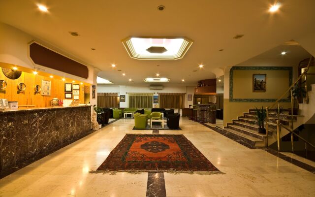 Ciner Hotel