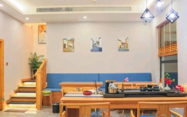 Fengming Shanju Hongcun Sleepless Homestay