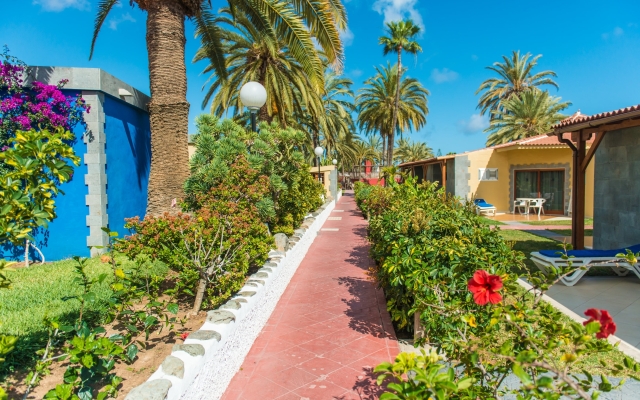 HL Miraflor Suites Hotel