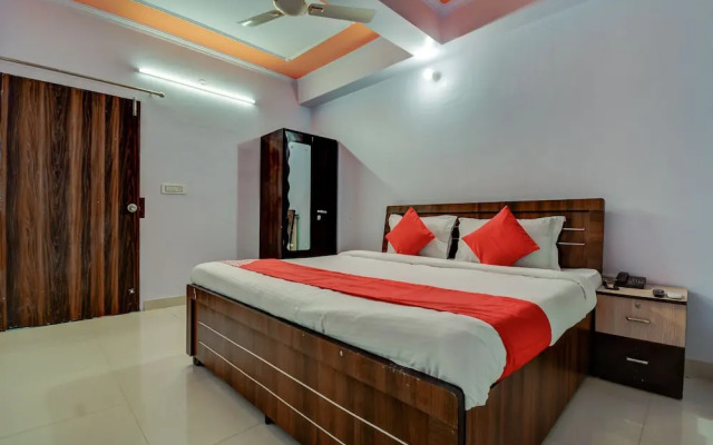 Flagship 19036 Hotel Royal Raj