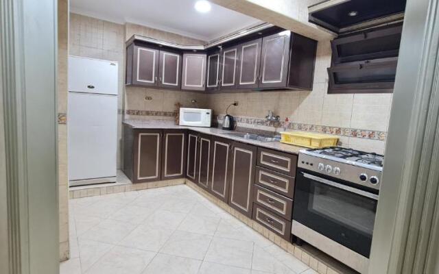 Comfy 2 Bedrooms Apartment in Cairo 98-4