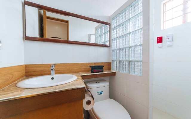 RedDoorz Plus @ Starhomes Olivianville