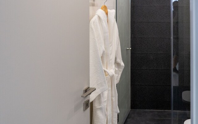 The Lop Athens Holiday Luxury Suites