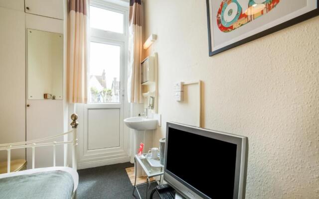 OYO Devine Beach Hotel, Westcliff Southend-On-Sea