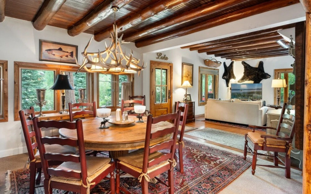 The River House 3 Bedroom Cabin