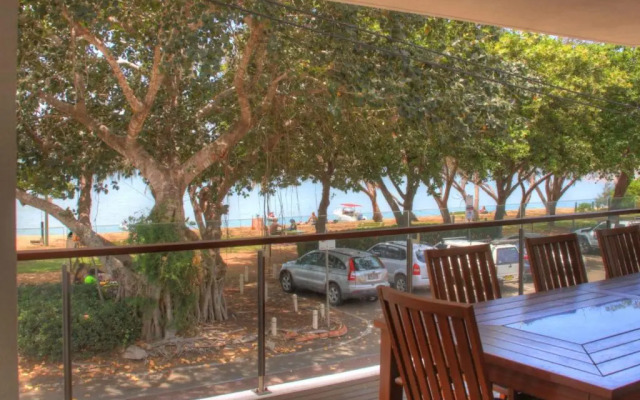 Maggies Beachfront Apartments