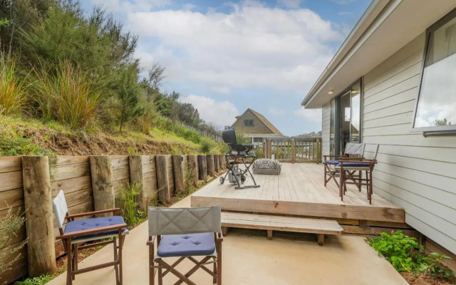 Manuka Lodge - Tairua Holiday Home