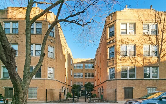 Relax & Retreat 1BR Lincoln Square Apt