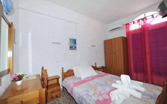 Santa Irini Hotel