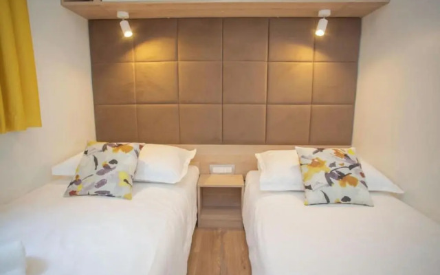 Spacious Apartment in Novalja near Sea