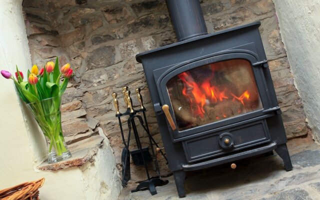 Braunton Poyers Farmhouse 6 Bedrooms