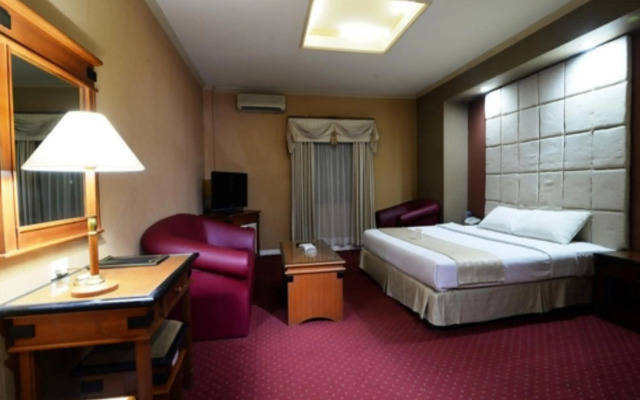 Puri Jaya Hotel