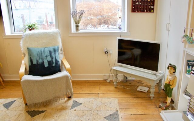 1 Bedroom Private Garden Flat