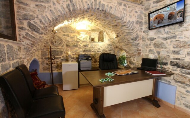 Stoes Traditional Suites