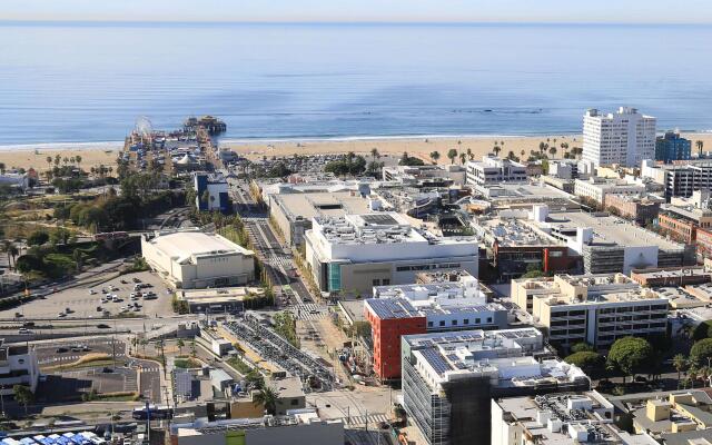 Hampton Inn & Suites Santa Monica