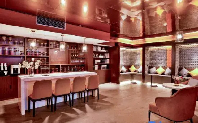 Homeinn Plus Hotel (Qingdao Licun Subway Station Pedestrian Street)