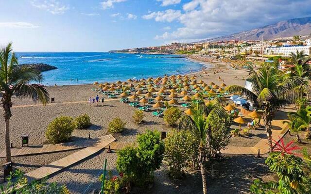 Magnific Las Americas view apartment