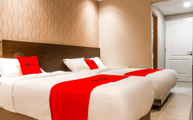 RedDoorz Plus @ Dipatiukur – Guest Rooms – Bandung