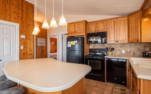 Windward Mark by Oak Island Accommodations