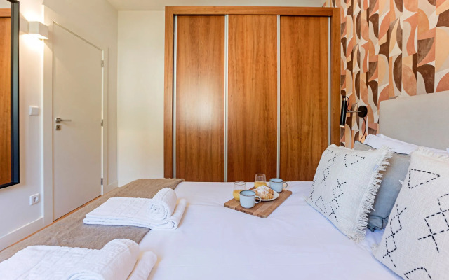 Superb Flat w/ Balcony and AC by LovelyStay