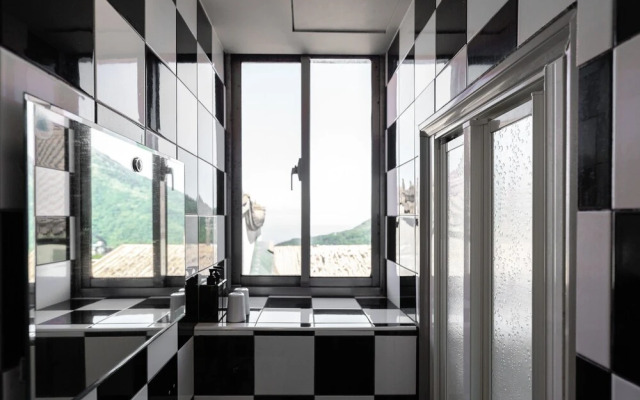 Mountain Traveler Inn