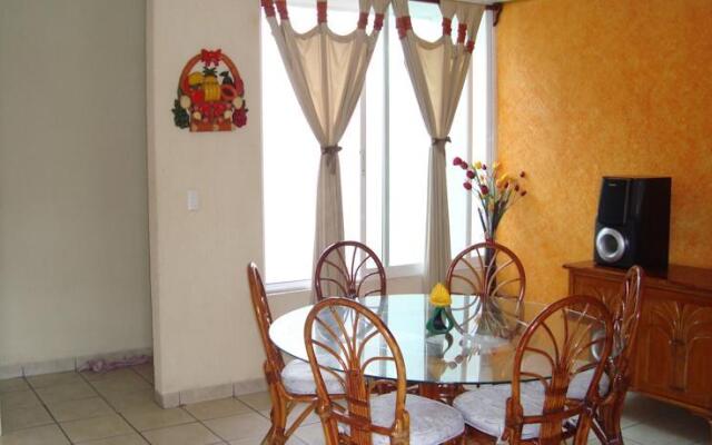 Casa De Los Almendros