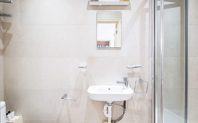 Shelton Apartment, London