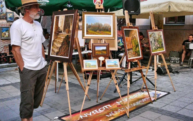 Little Americas Museum Apartments