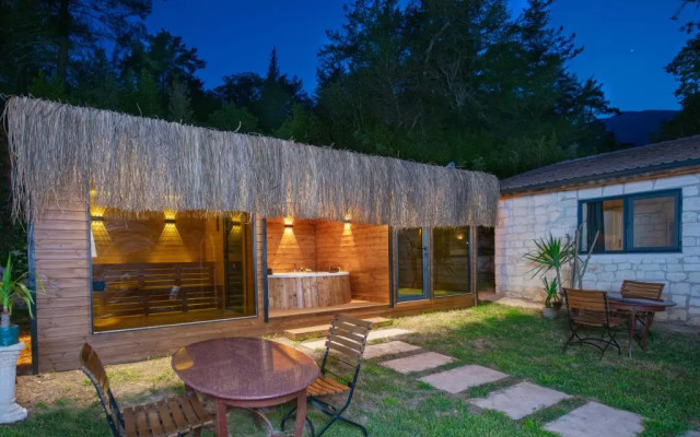 Yusalis Garden Hotel +12 Adult