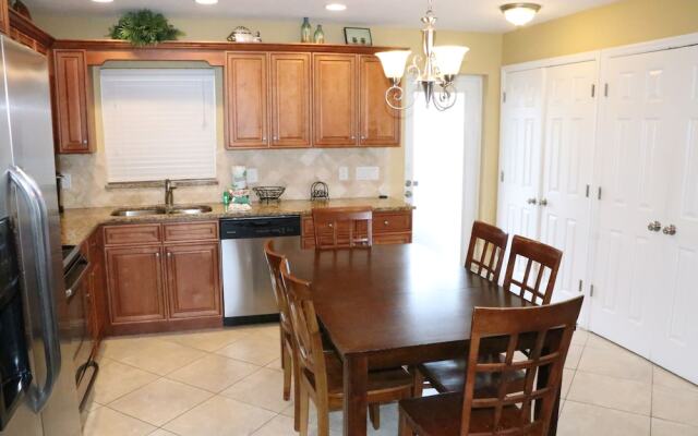 Jamaica Royale 076 - 2 Br Condo