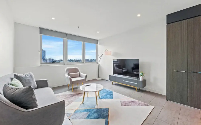 Trafalgar Lane Apartments by CLLIX