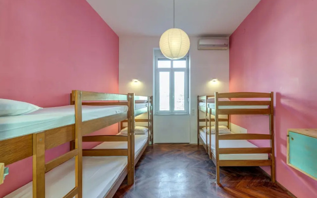 Hostel Colors of Adriatic - Youth Only