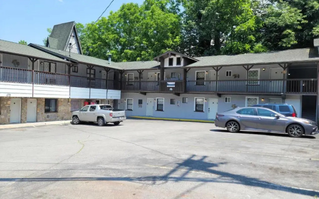 Ski Mountain Lodge