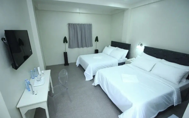 The Paragon Hotel And Restaurant