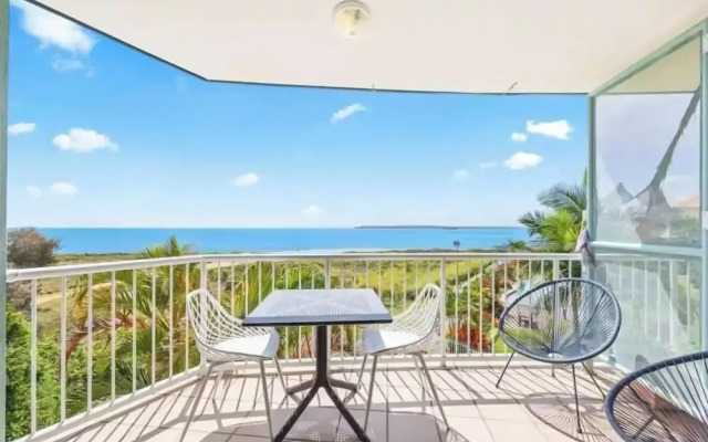 Wake to the Waves - Oceanfront Apartment