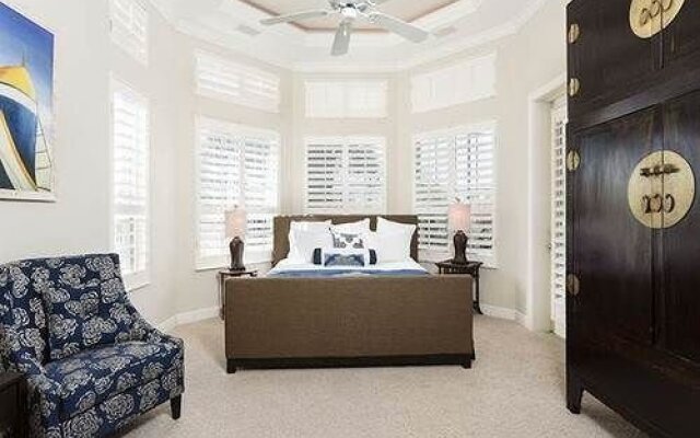 Sea Winds Beach Home by RedAwning